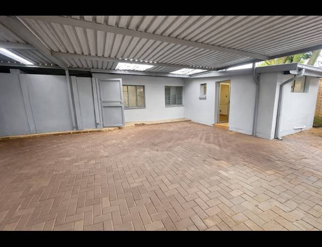 2 bed property to rent in LYTTELTON MANOR